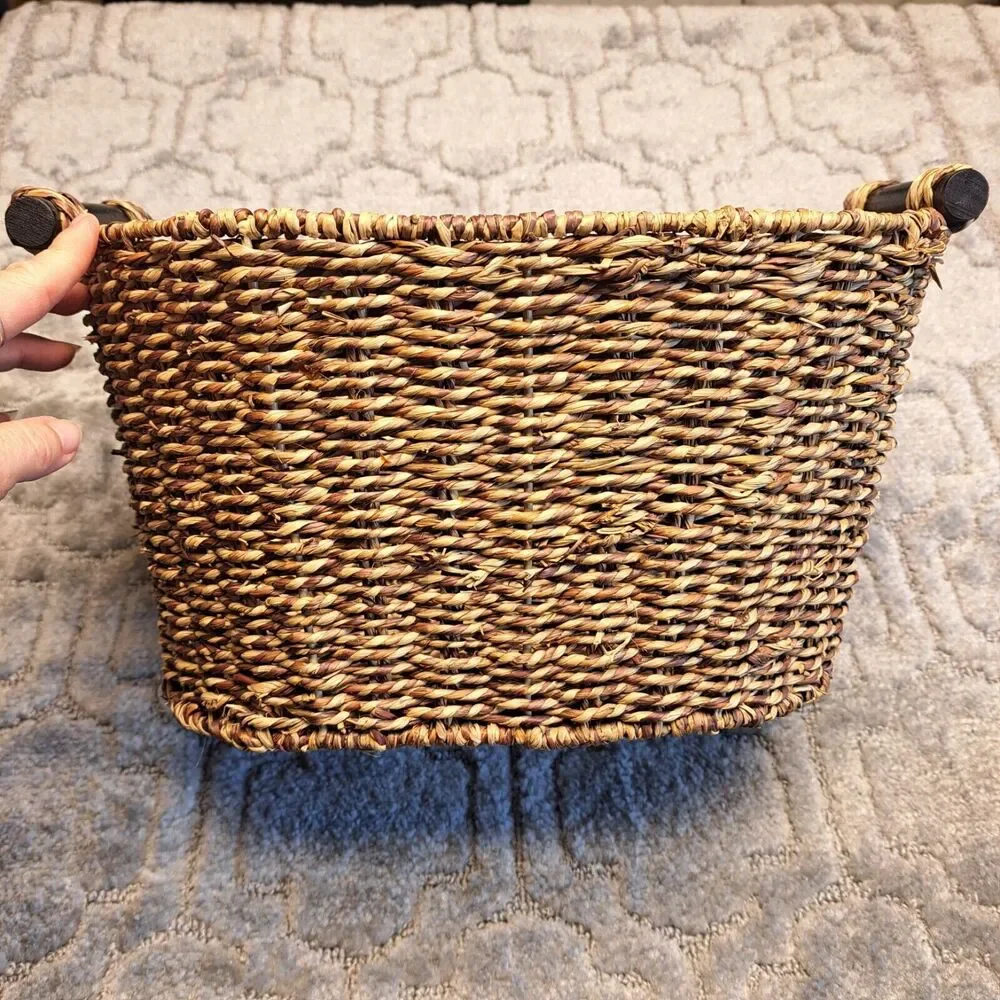 WICKER BASKET WITH WOODEN HANDLES MEDIUM TAN BROWN WOVEN OVAL WOODEN BOHO DECOR